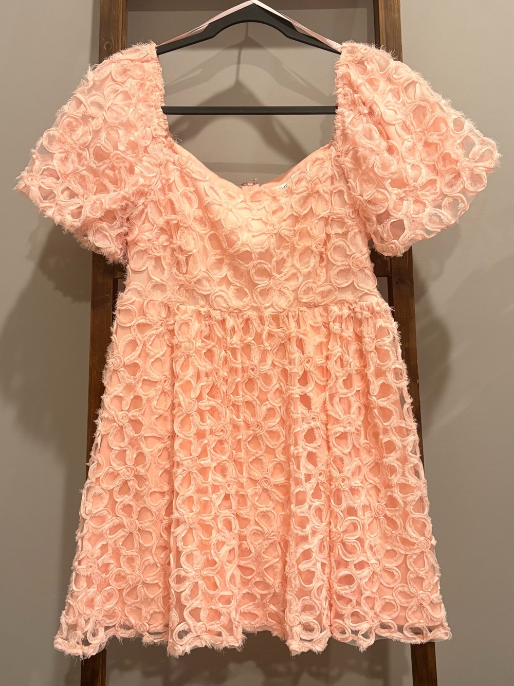 Women’s Coral Floral Textured Puff Sleeve Dress